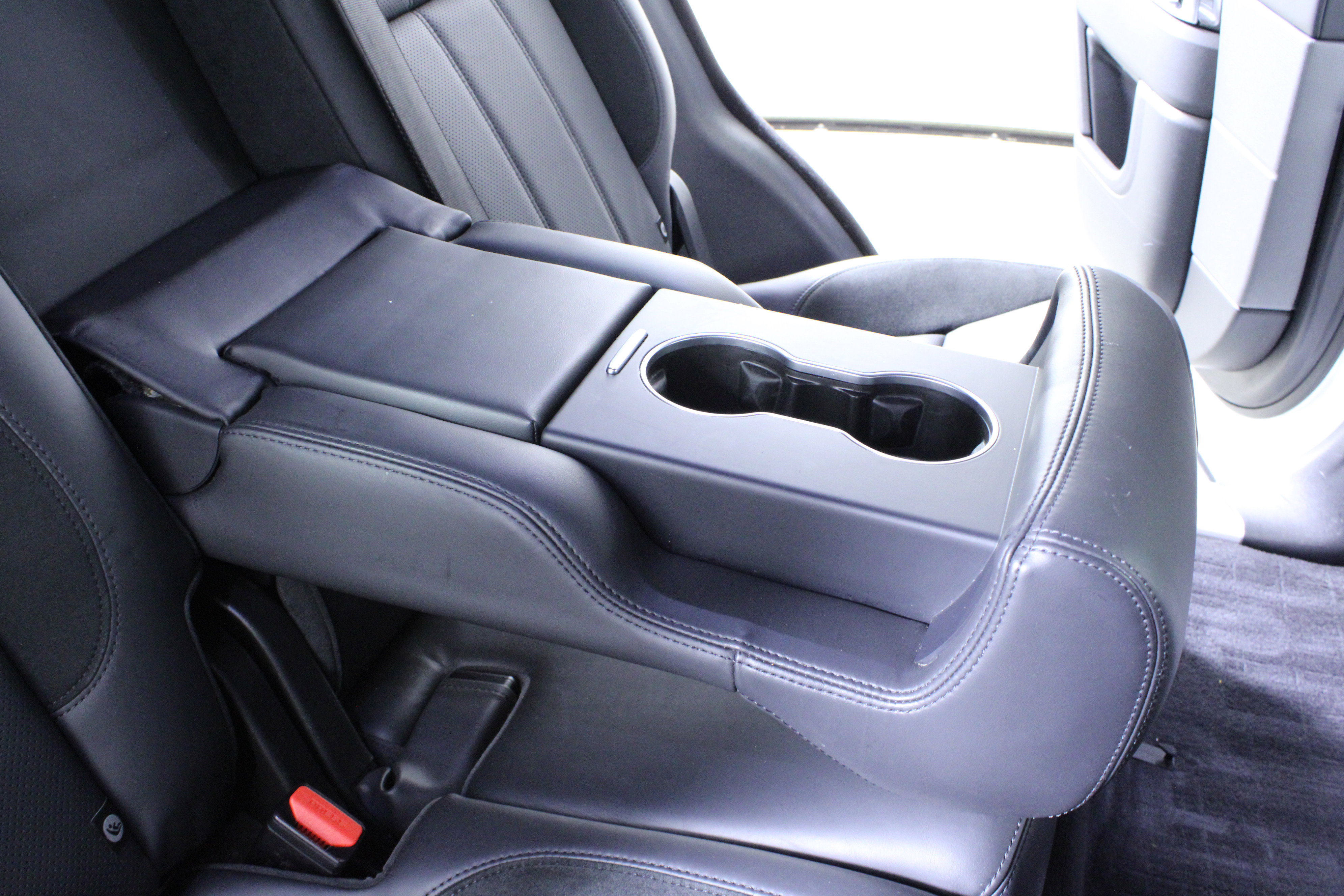 Used 2020 Land Rover Range Rover Sport HST image 15