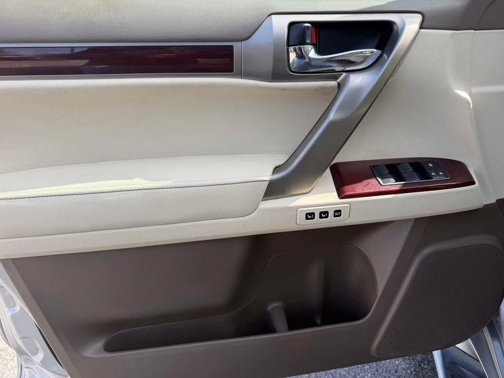 Used 2019 Lexus GX 460 Premium AWD/4WD image 14