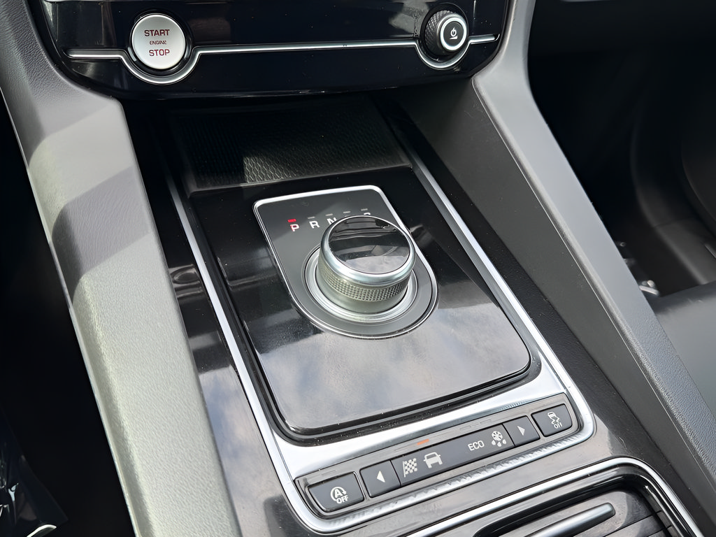 Used 2020 Jaguar F-PACE Premium AWD/4WD image 51
