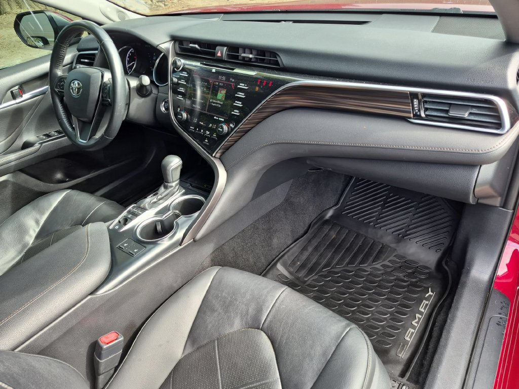 Used 2018 Toyota Camry XLE w/ Driver Assist Package FWD image 17
