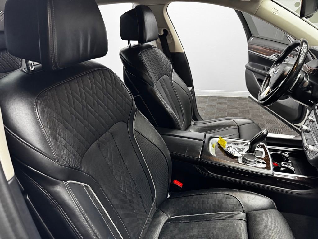 Used 2021 BMW 750i xDrive image 56