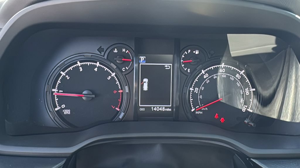 Used 2024 Toyota 4Runner SR5 Premium w/ Moonroof Package AWD/4WD image 18