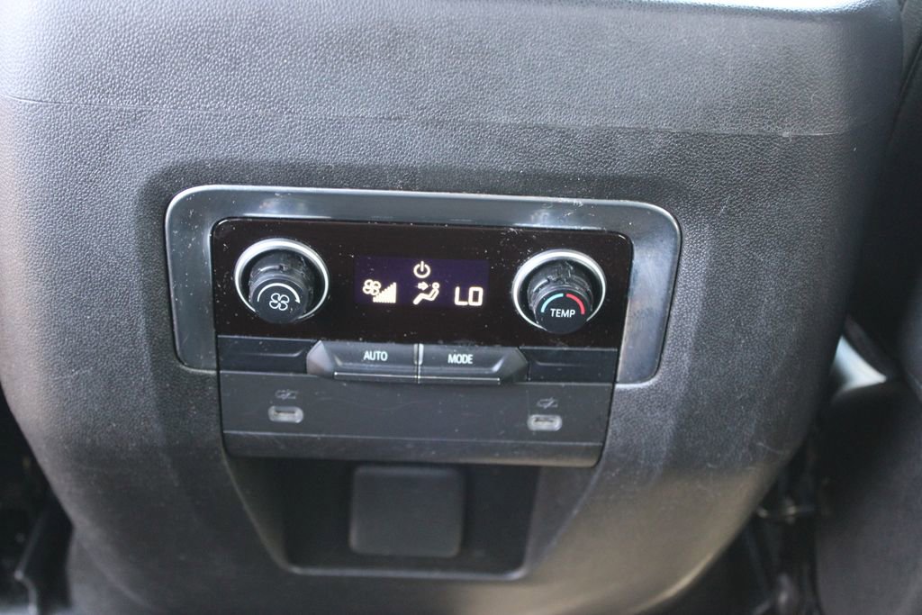 Used 2021 Chevrolet Suburban RST image 28