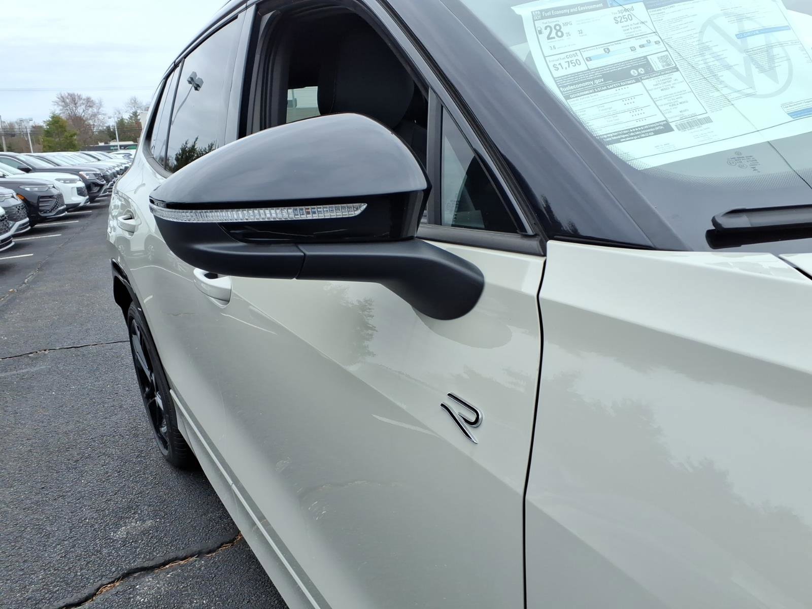 New 2026 Volkswagen Tiguan SE R-Line image 5