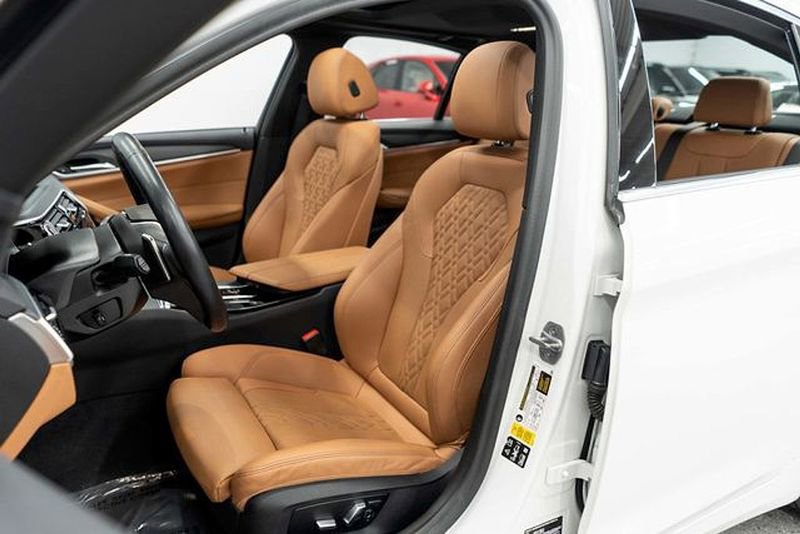 Used 2023 BMW 530i xDrive w/ Convenience Package image 7