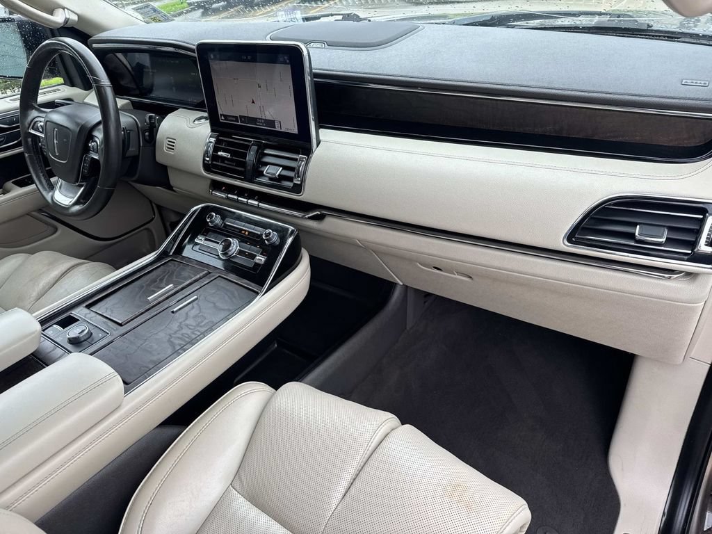 Used 2019 Lincoln Navigator Select RWD image 13