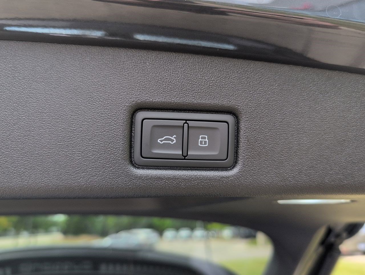 New 2025 Audi SQ5 Premium Plus image 33