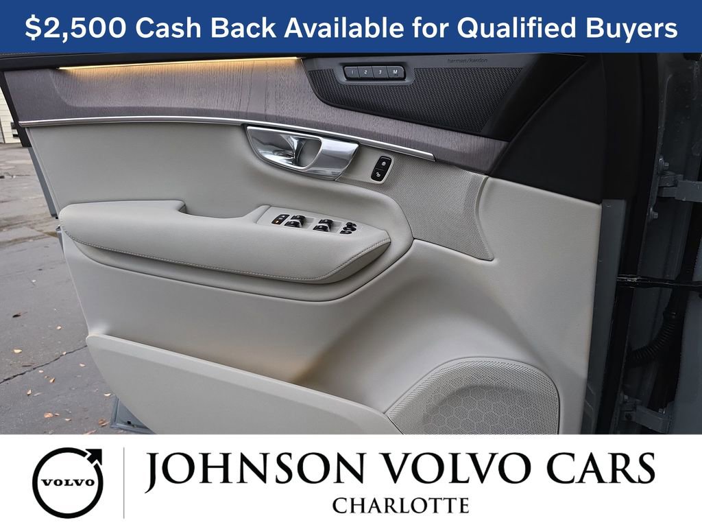 New 2026 Volvo XC90 B6 Ultra w/ Protection Package image 30