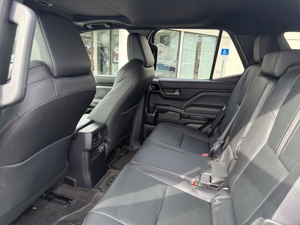 Used 2025 Toyota 4Runner Limited image 18