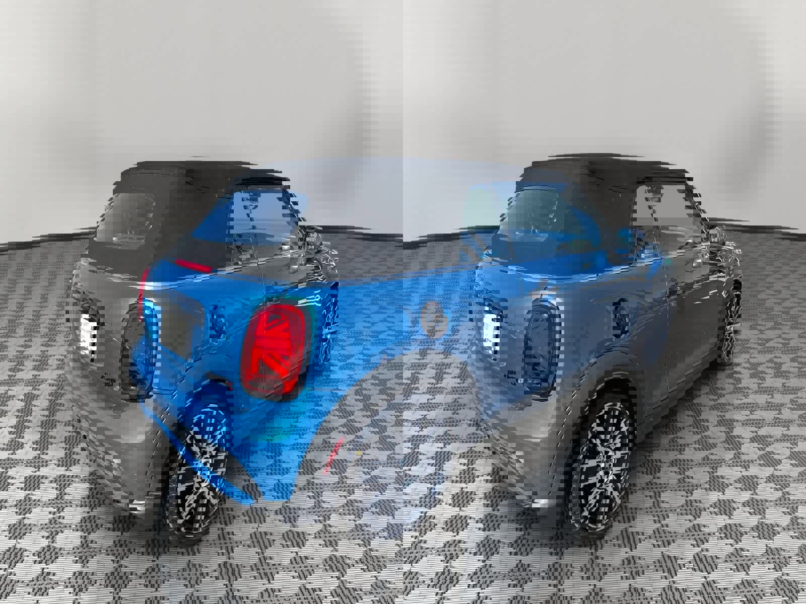 Certified 2023 MINI Cooper S image 3