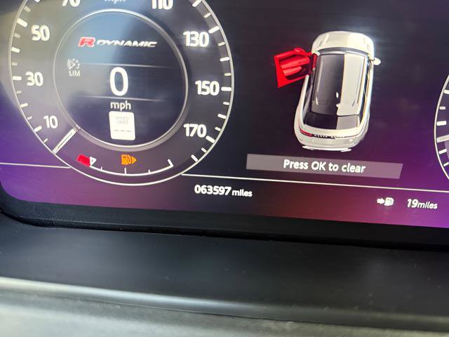 Used 2019 Land Rover Range Rover Velar R-Dynamic SE image 16
