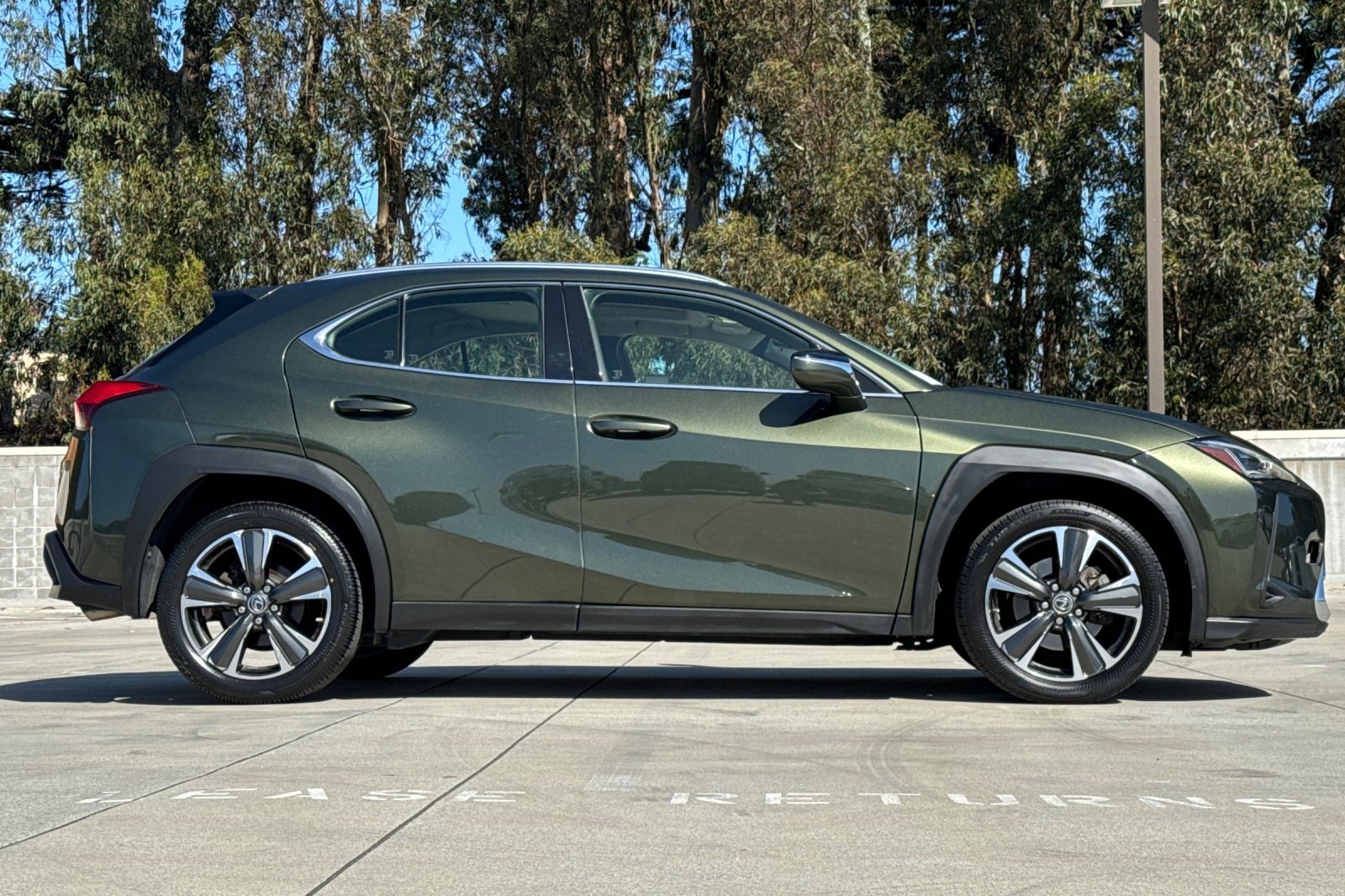 Used 2019 Lexus UX 200 w/ Accessory Package FWD image 7