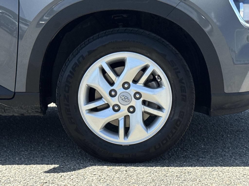 Used 2021 Hyundai Venue SE FWD image 31