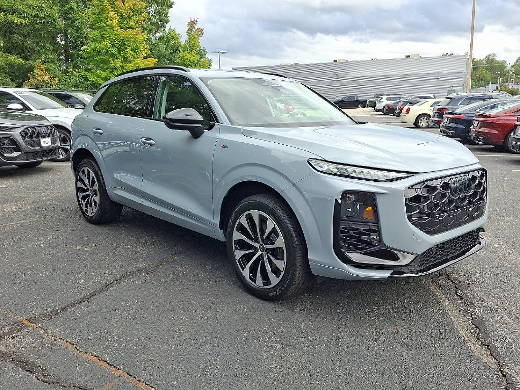 New 2026 Audi Q3 quattro 2.0T AWD/4WD image 2