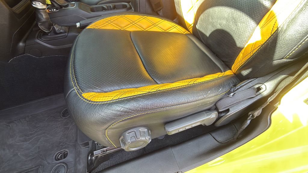 Used 2023 Jeep Gladiator Sport image 11