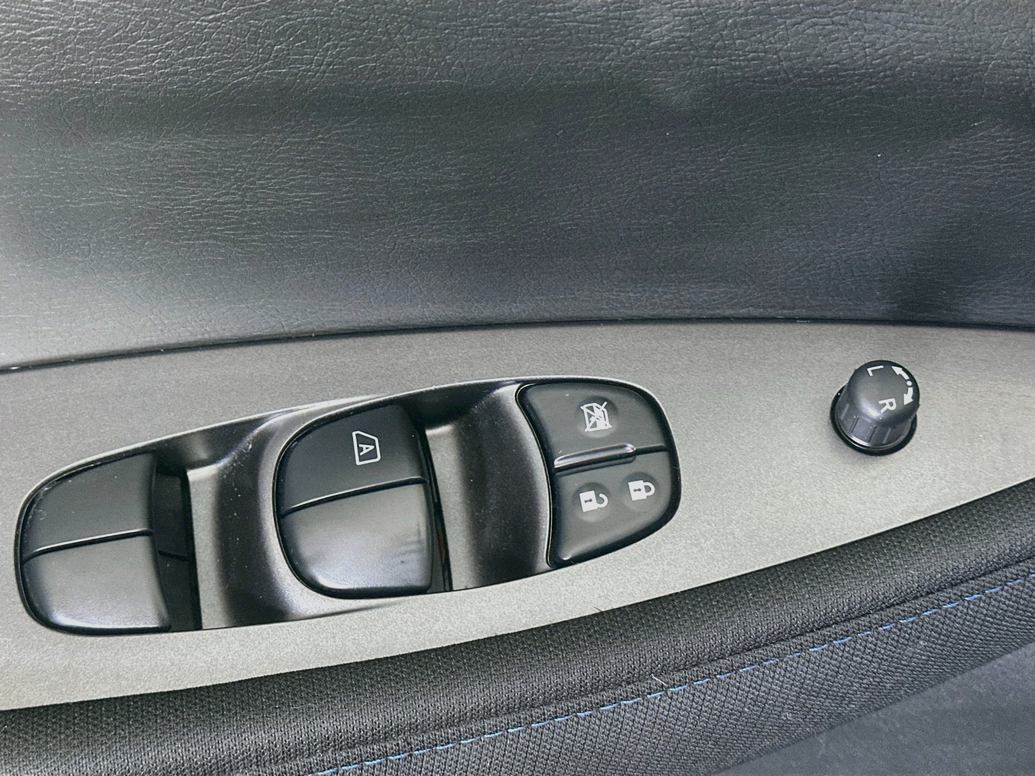 Used 2023 Nissan Leaf S FWD image 15