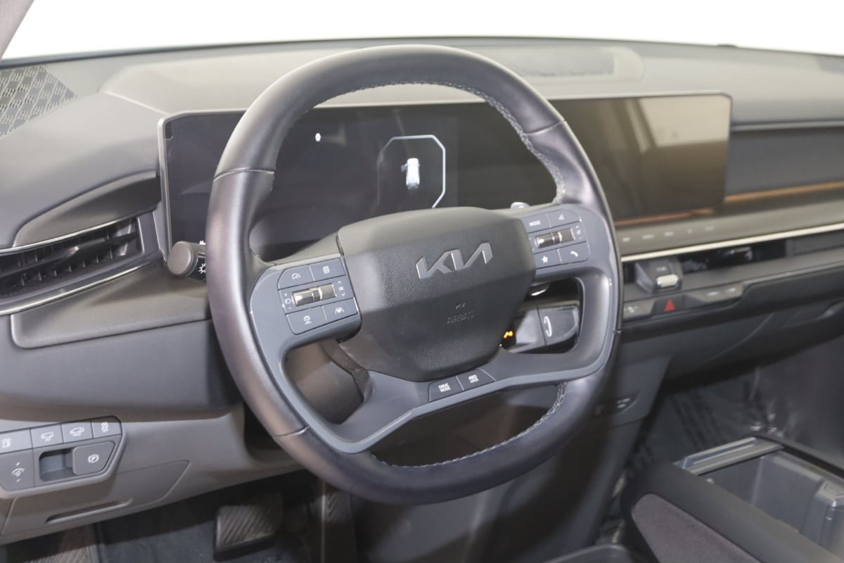 Used 2024 Kia EV9 Land AWD/4WD image 6