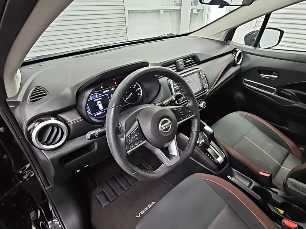 Used 2021 Nissan Versa SR w/ Convenience Package image 11