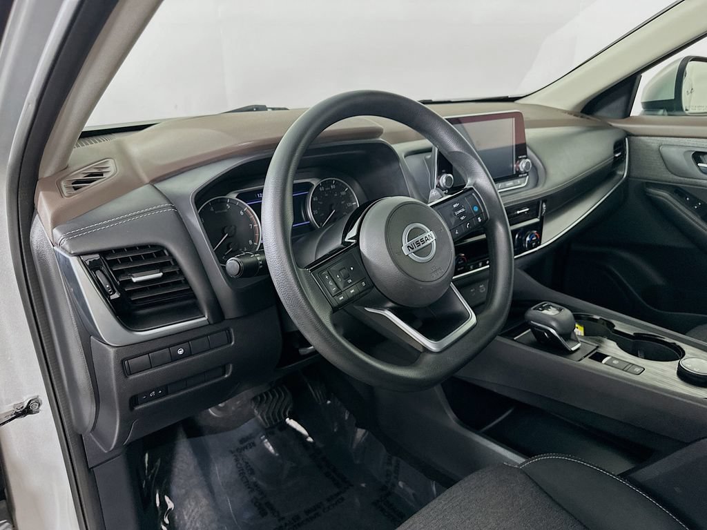 Used 2021 Nissan Rogue SV AWD/4WD image 14