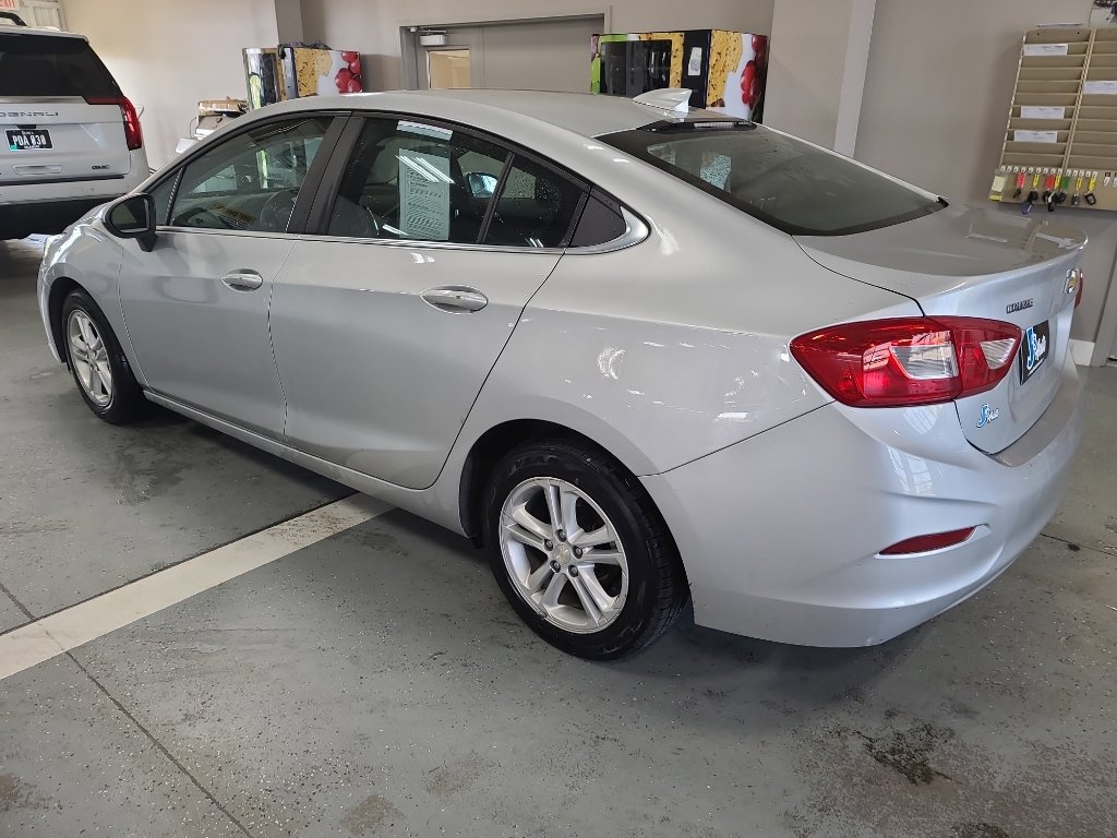 Used 2017 Chevrolet Cruze LT w/ Convenience Package FWD image 7