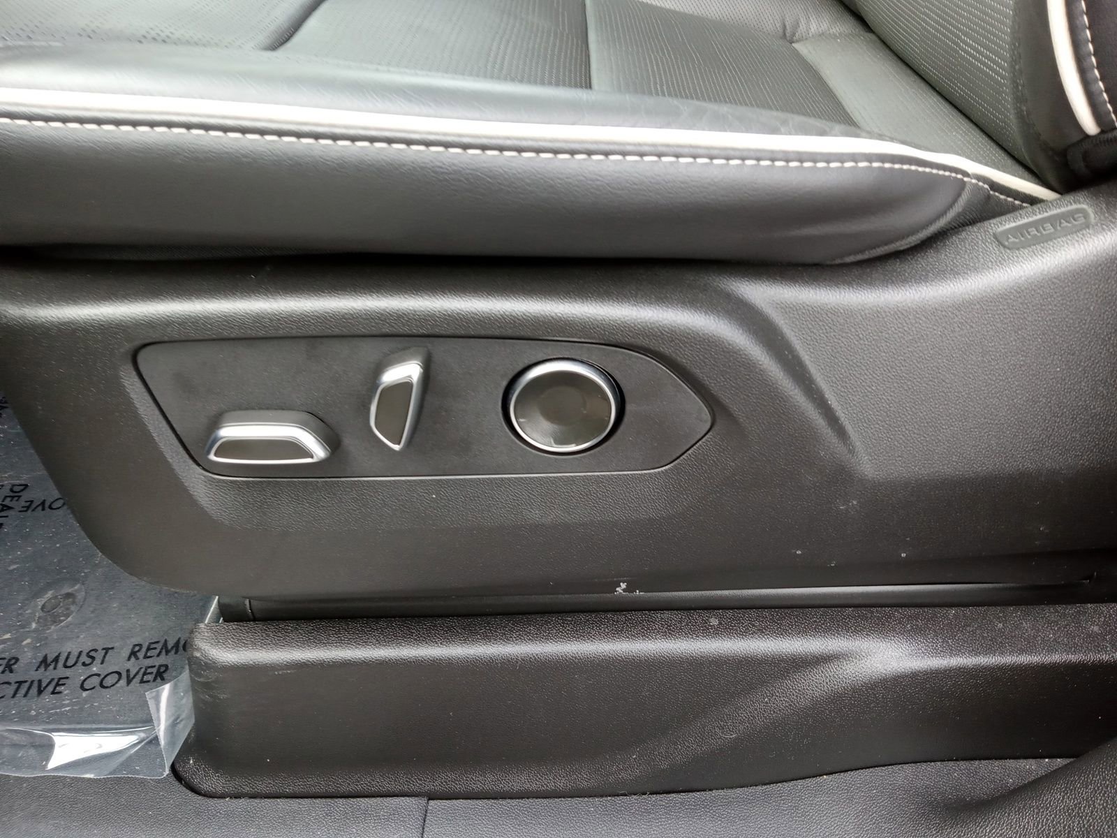 Used 2024 Cadillac Escalade Premium Luxury w/ Performance Package image 21