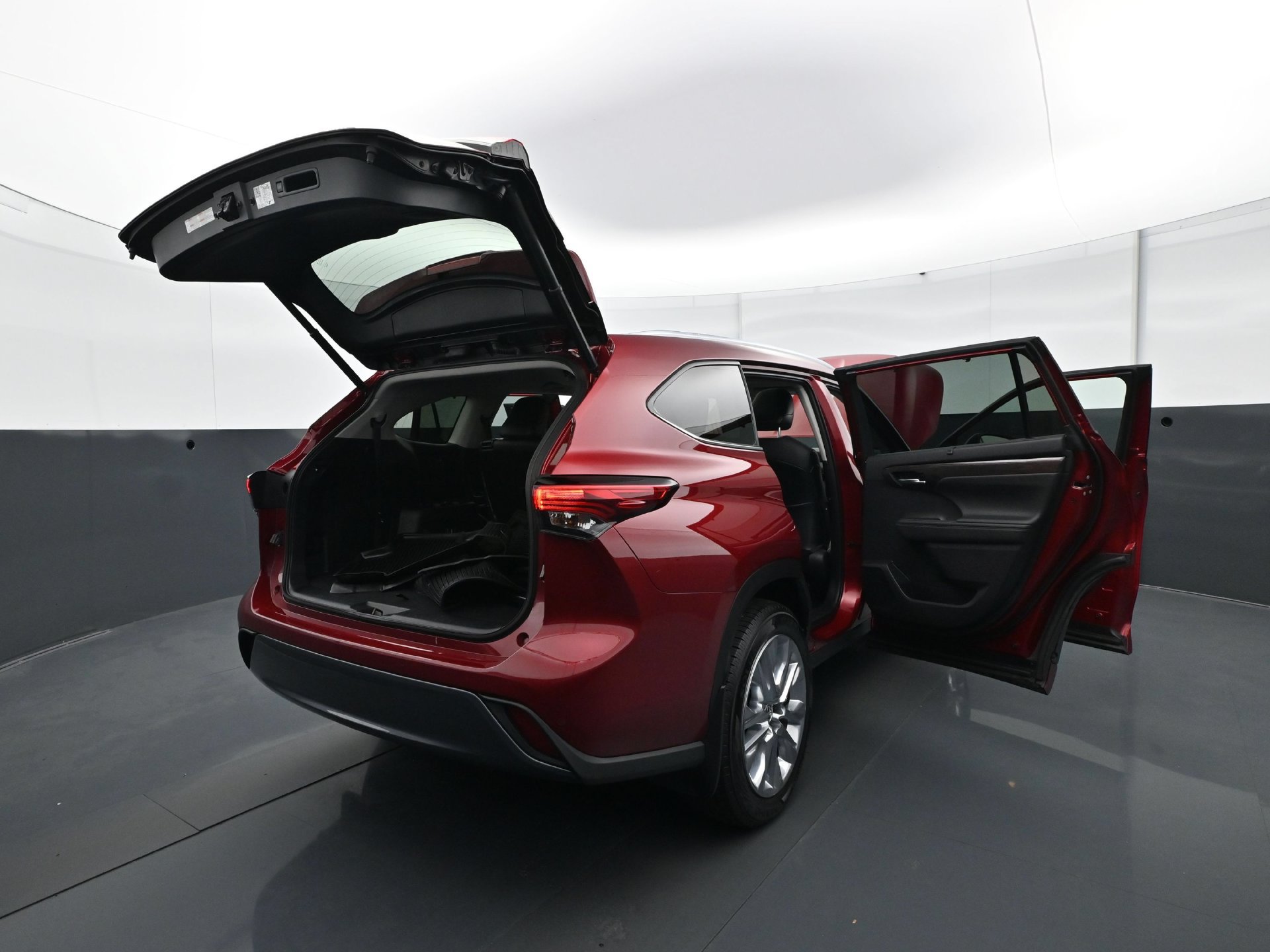 Used 2021 Toyota Highlander Limited AWD/4WD image 37