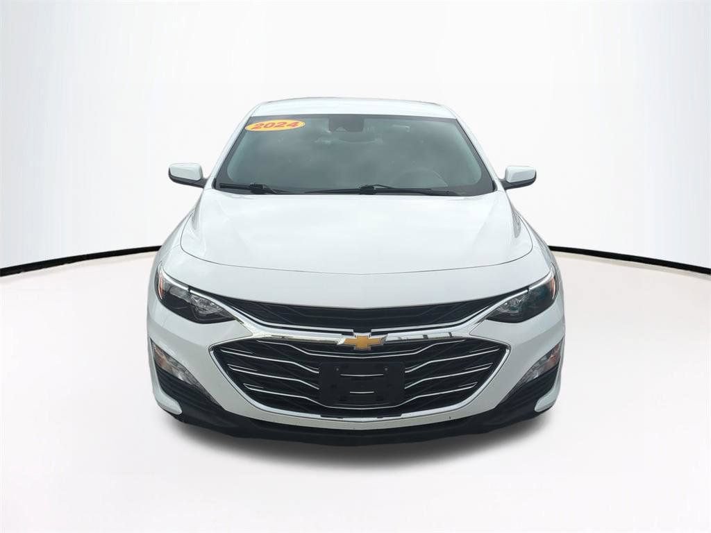 Used 2024 Chevrolet Malibu LT FWD image 3