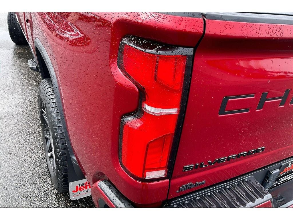 Used 2024 Chevrolet Silverado 2500 High Country w/ High Country Premium Package AWD/4WD image 31
