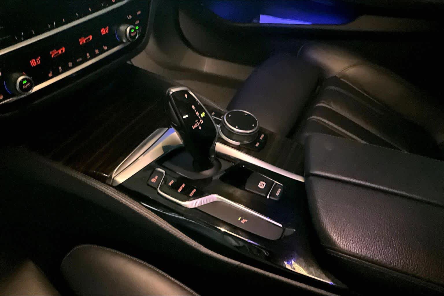 Used 2020 BMW 530i w/ M Sport Package RWD image 15