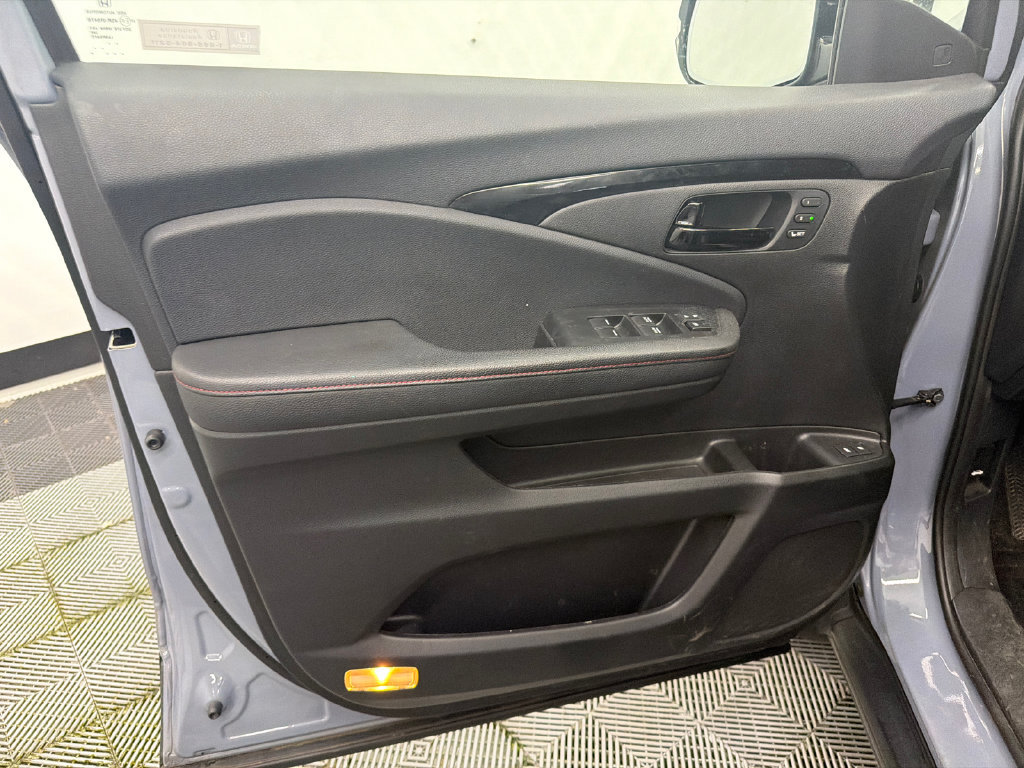 Used 2024 Honda Passport Black Edition image 11