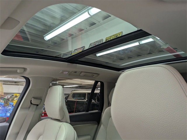 Certified 2024 Volvo XC90 T8 Plus image 10