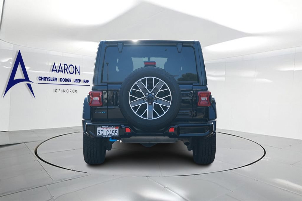 Used 2023 Jeep Wrangler Unlimited Sahara AWD/4WD image 3