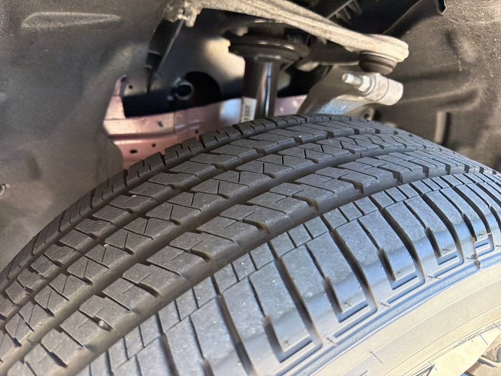 Used 2025 Jeep Grand Cherokee Altitude RWD image 12