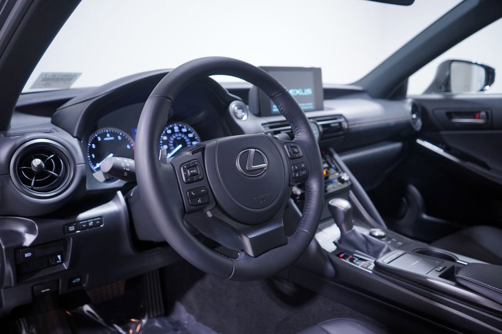Used 2025 Lexus IS 300 F Sport image 6
