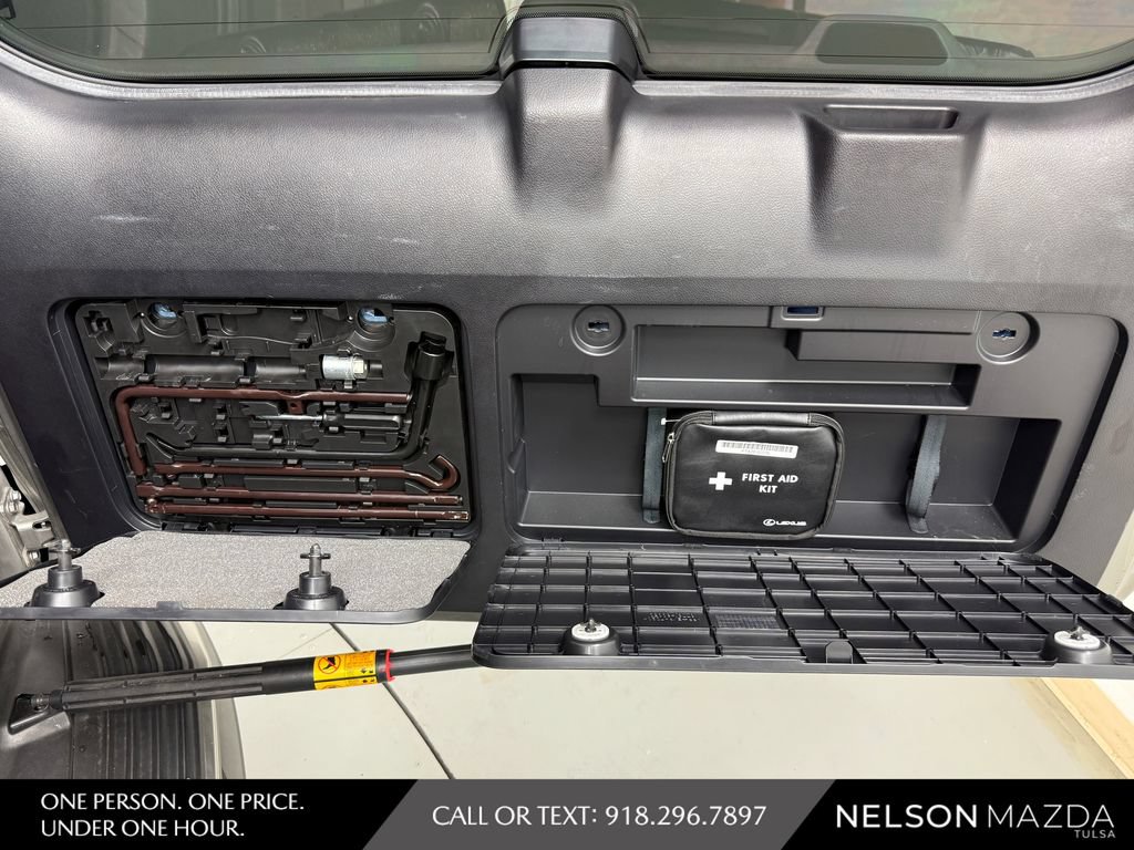 Used 2020 Lexus GX 460 Luxury w/ Luxury Sport Package AWD/4WD image 41