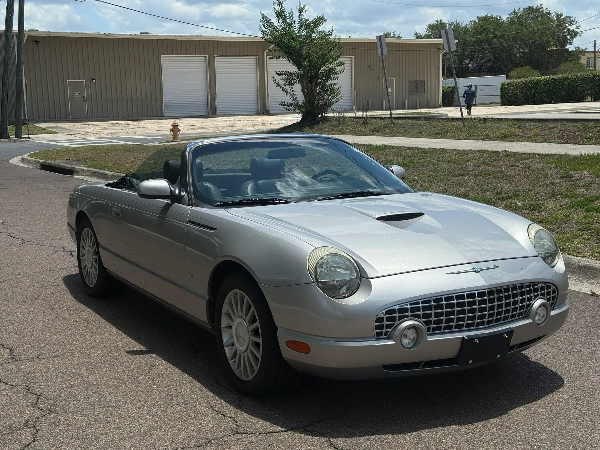 Used 2004 Ford Thunderbird RWD image 3