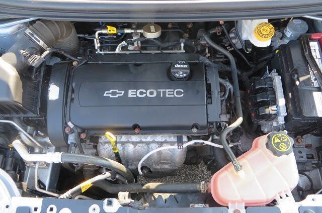 Used 2017 Chevrolet Sonic LT w/ Convenience Package image 10