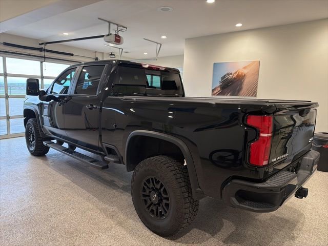 Used 2025 Chevrolet Silverado 2500 ZR2 w/ Technology Package AWD/4WD image 4