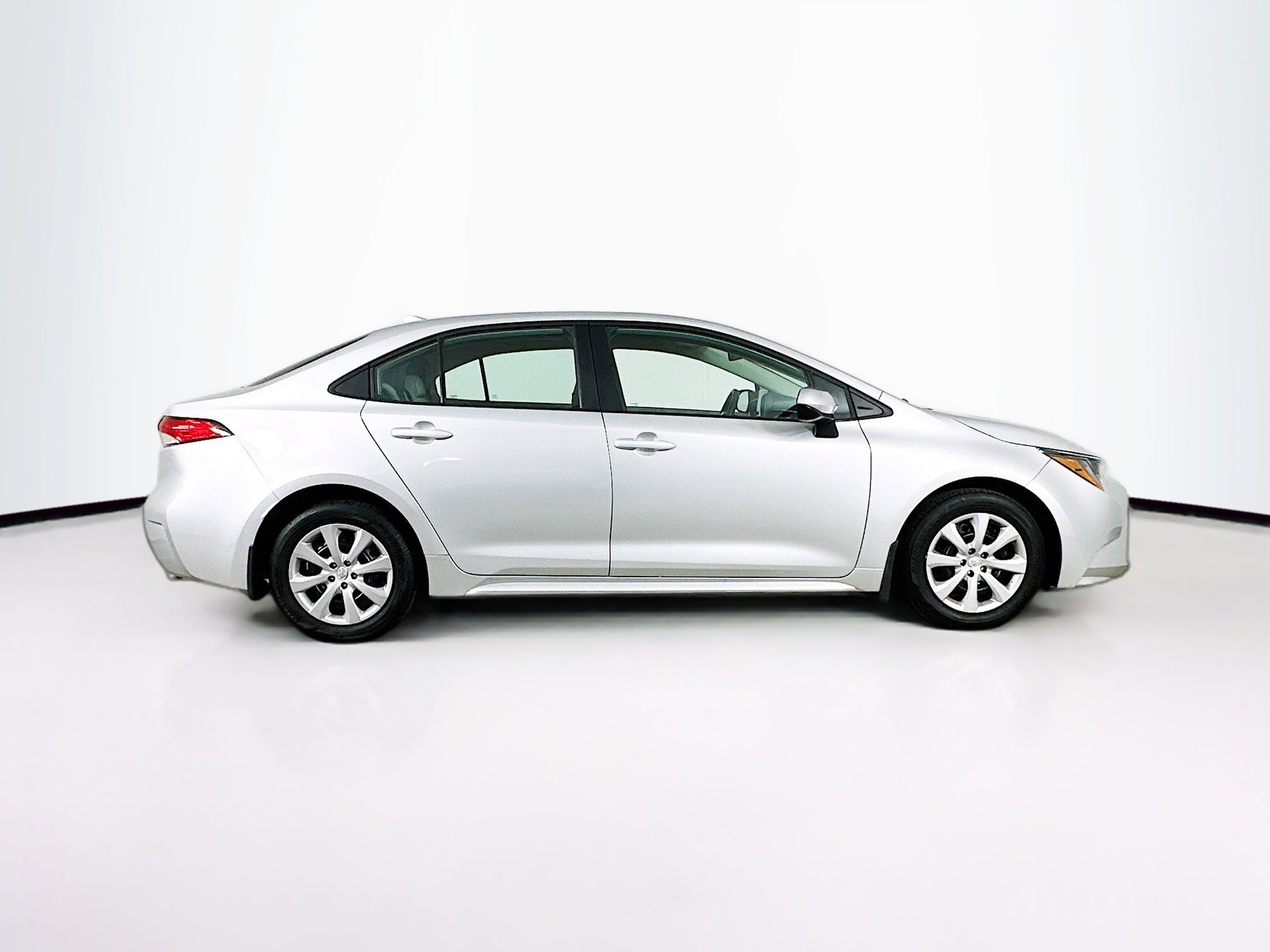 Used 2025 Toyota Corolla LE image 10