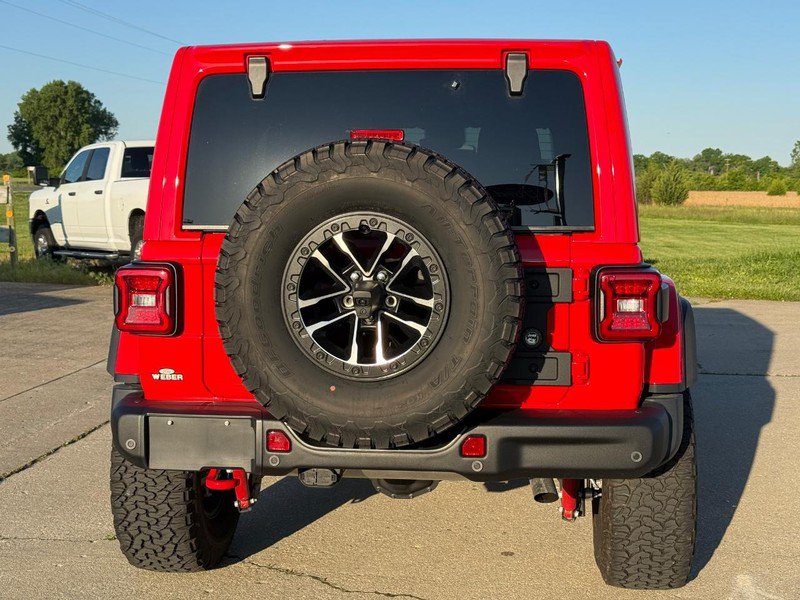 Used 2025 Jeep Wrangler Unlimited Rubicon AWD/4WD image 4