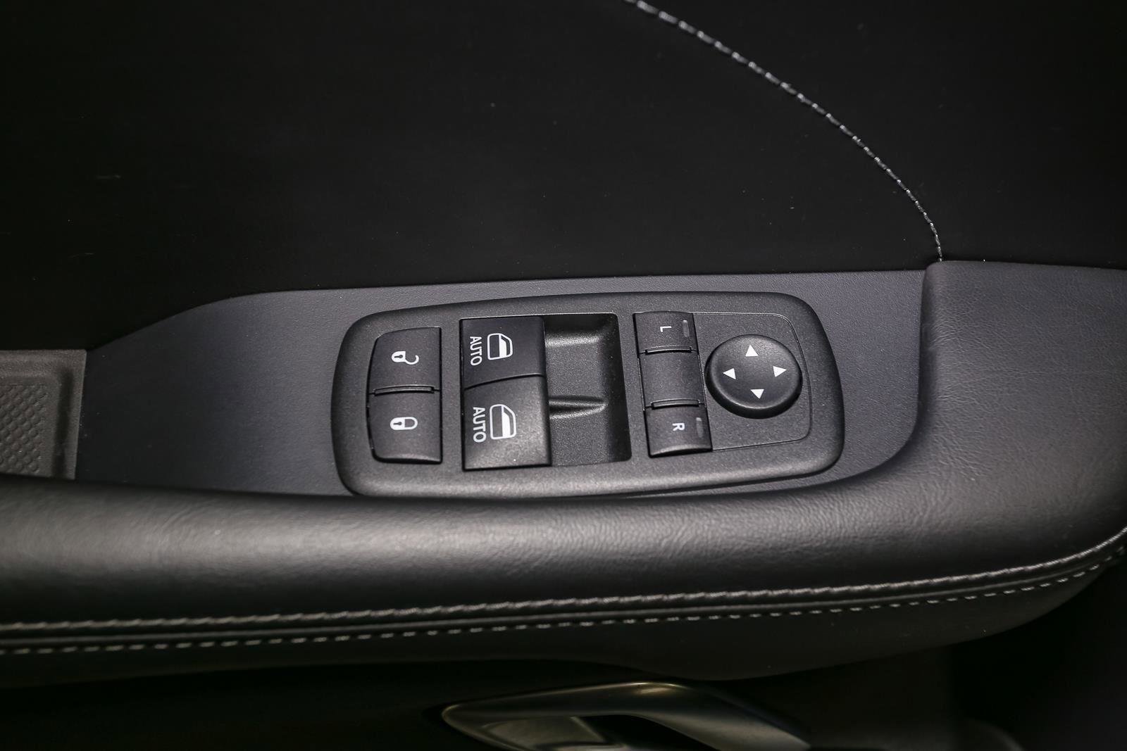 Used 2015 Dodge Challenger R/T Plus image 40