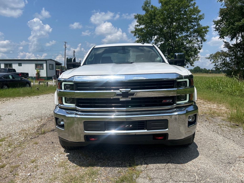 Used 2015 Chevrolet Silverado 2500 LT AWD/4WD image 2