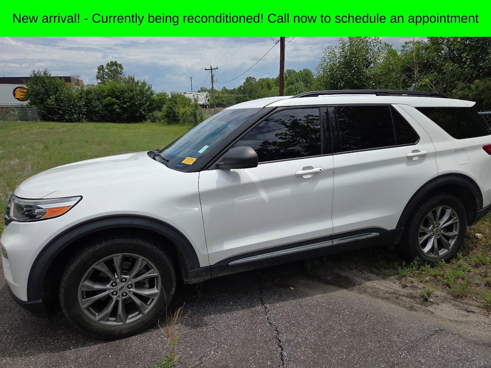 Used 2020 Ford Explorer XLT w/ Equipment Group 202A AWD/4WD image 3