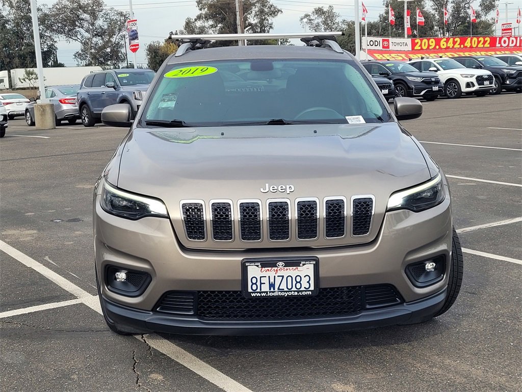 Used 2019 Jeep Cherokee Latitude w/ Popular Appearance Group image 2