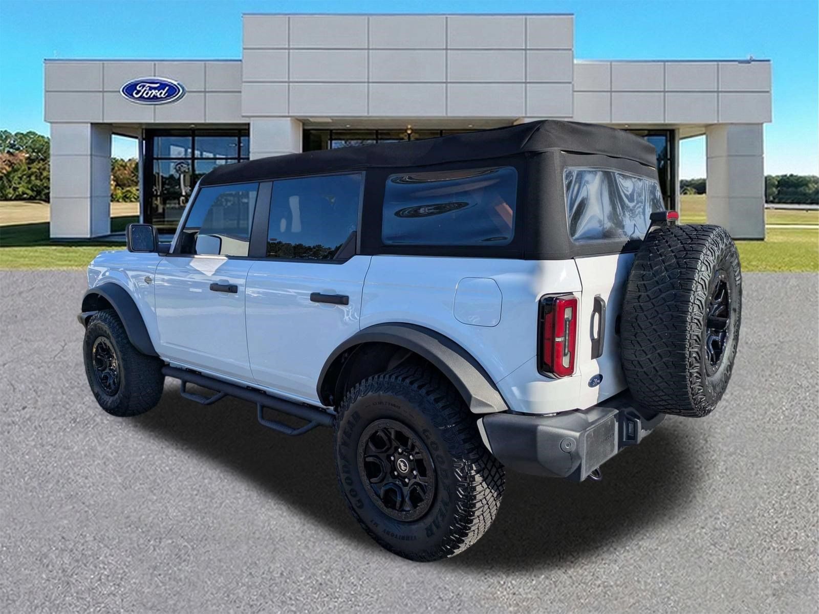 Used 2023 Ford Bronco Wildtrak AWD/4WD image 6