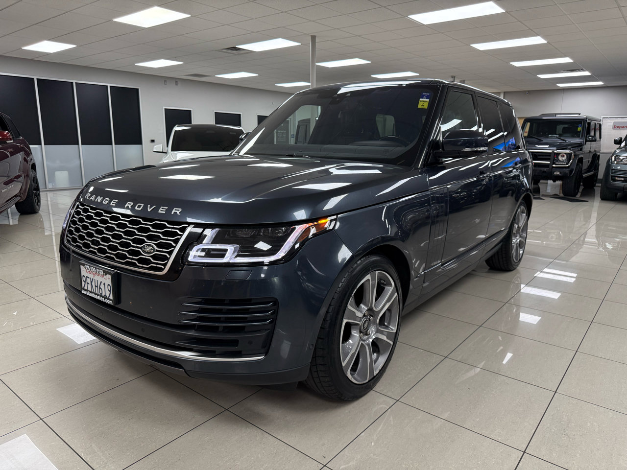 Used 2019 Land Rover Range Rover HSE image 2