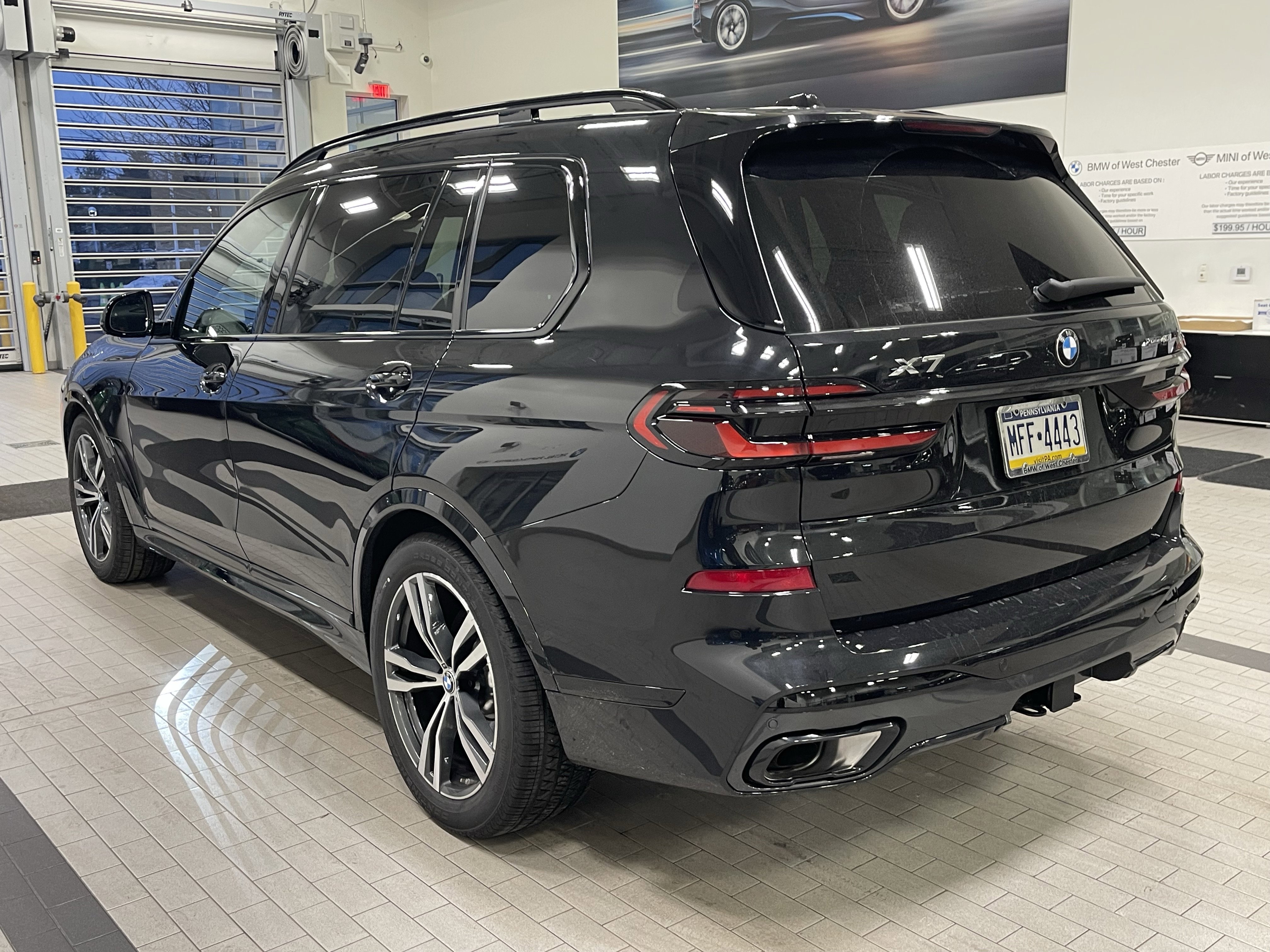 Used 2026 BMW X7 xDrive40i w/ M Sport Package AWD/4WD image 5