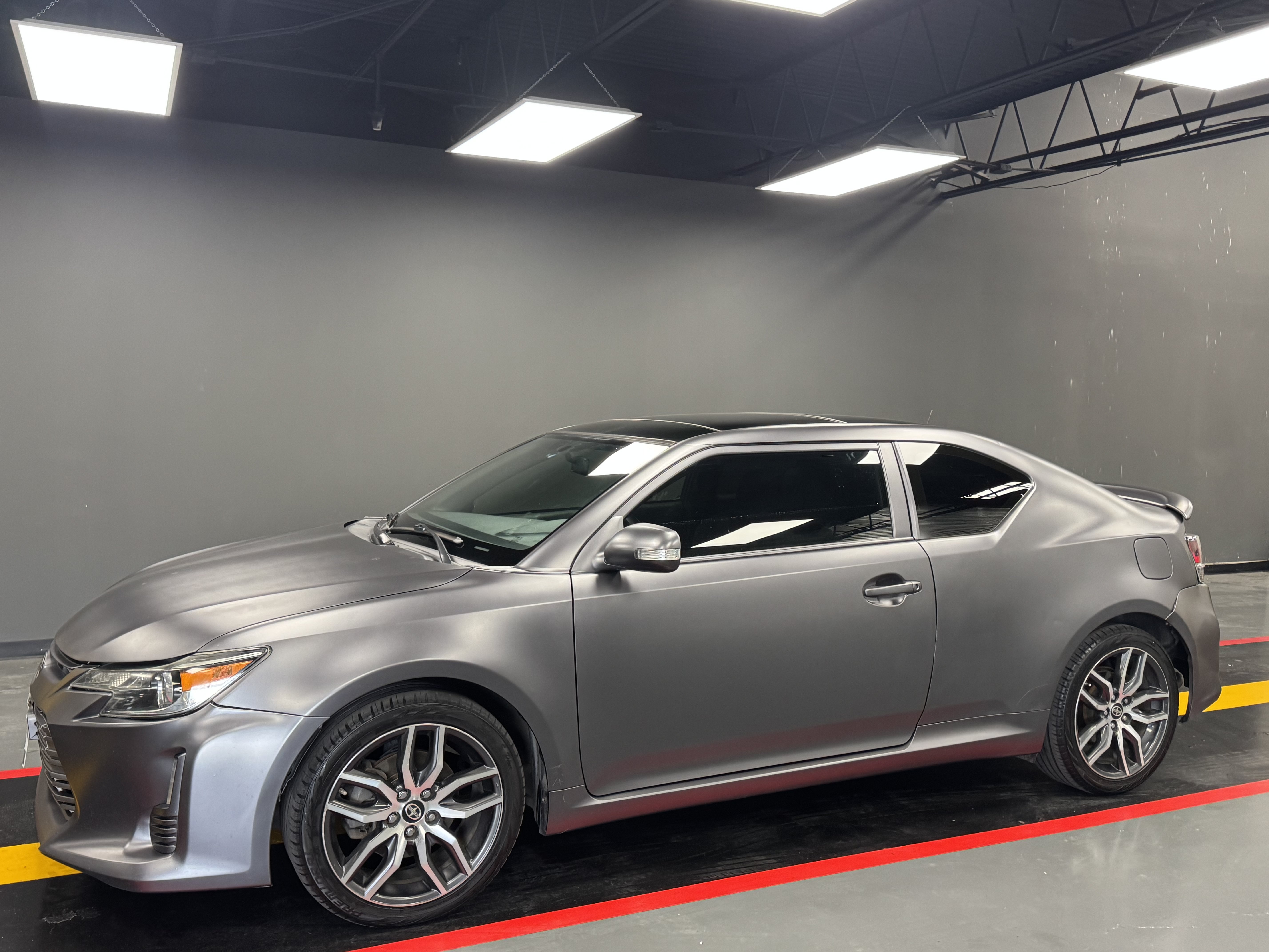 Used 2014 Scion tC FWD image 2