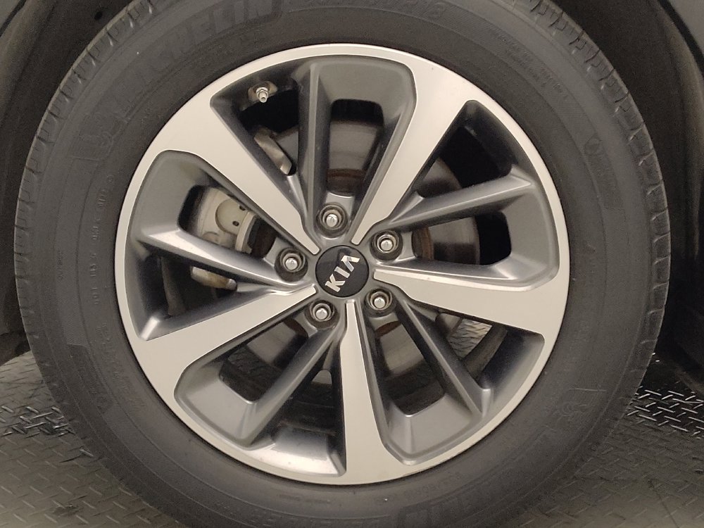 Used 2019 Kia Sorento EX w/ EX Touring Package AWD/4WD image 31
