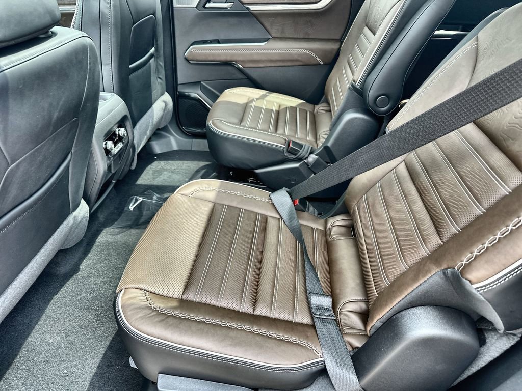 New 2026 GMC Acadia Denali Ultimate AWD/4WD image 16